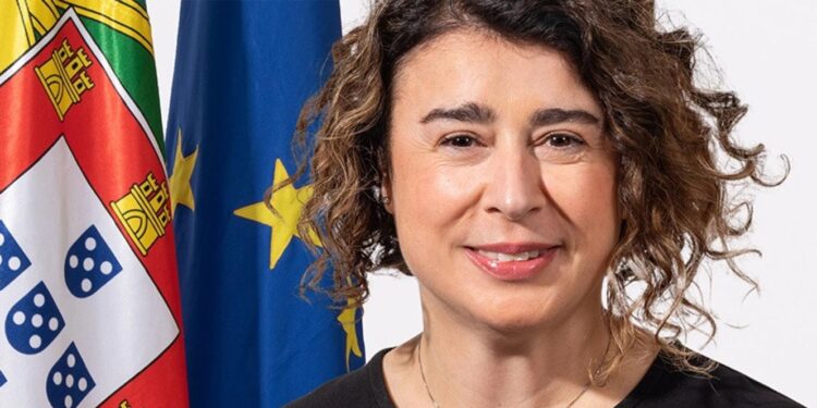 Alexandra Reis que abandonou a companhia aérea com uma indemnização no valor de 500 mil euros pode vir a ser reintegrada na TAP 11 Alexandra Reis