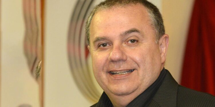 Eleito novo Presidente do Conselho Regional da Europa do Conselho das Comunidades Portuguesas (CCP) 11 Alfredo Stoffel