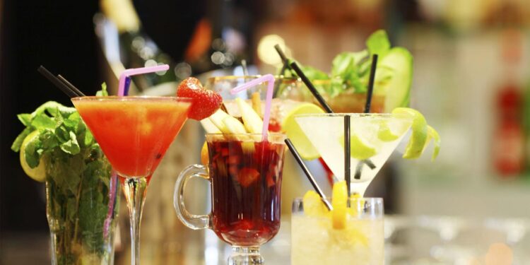 Bartenders de todo o mundo estarão a competir no Concurso Internacional de Bartender Flair em Albufeira 11 Bartenders