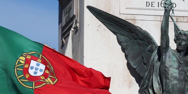 Portugal já recebeu 27 mil pedidos de residência automática de cidadãos da CPLP 11 CPLP