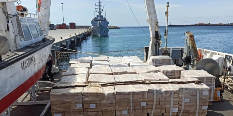 Cabo Verde. Leite doado por Portugal distribuído por concelhos cabo-verdianos em crise alimentar 11 Cabo Verde. Leite doado por Portugal distribuído por concelhos cabo-verdianos em crise alimentar