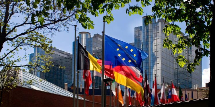 InvestEU: BPI e FEI assinam acordo para garantir €155 milhões para a transição verde e digital das empresas portuguesas 11 InvestEU