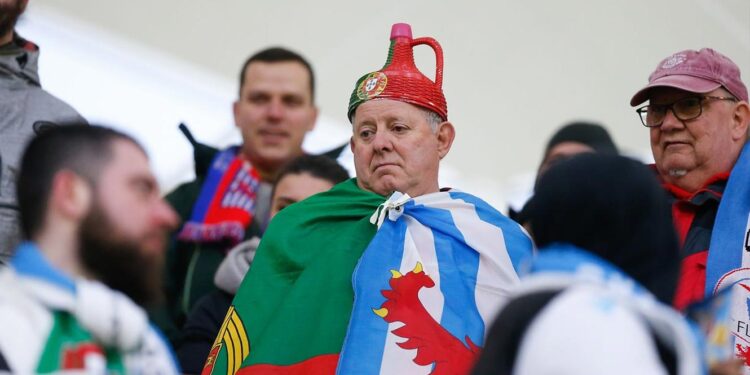 Selfies, boa disposição e momentos insólitos no Estádio do Luxemburgo 11 Portugal e Luxemburgo