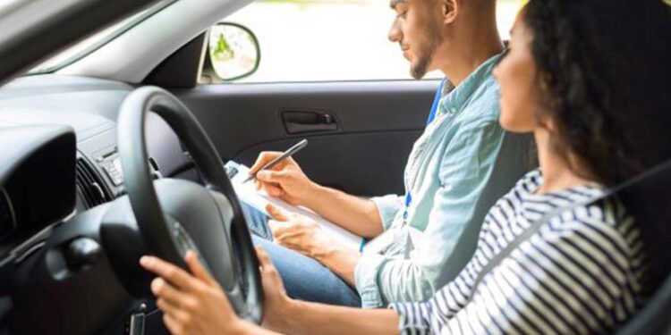 Segurança rodoviária: Comissão propõe novos requisitos para as cartas de condução e melhor aplicação transfronteiriça das regras de trânsito 11 Segurança rodoviária