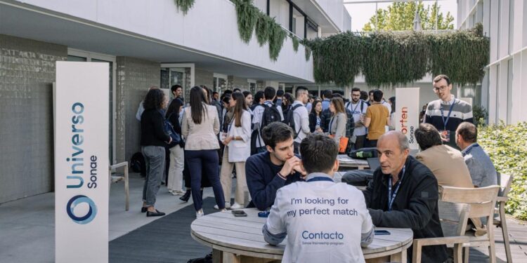 Sonae recruta 94 jovens talentos para futuros líderes. Programa Contacto abre inscrições 11 Sonae