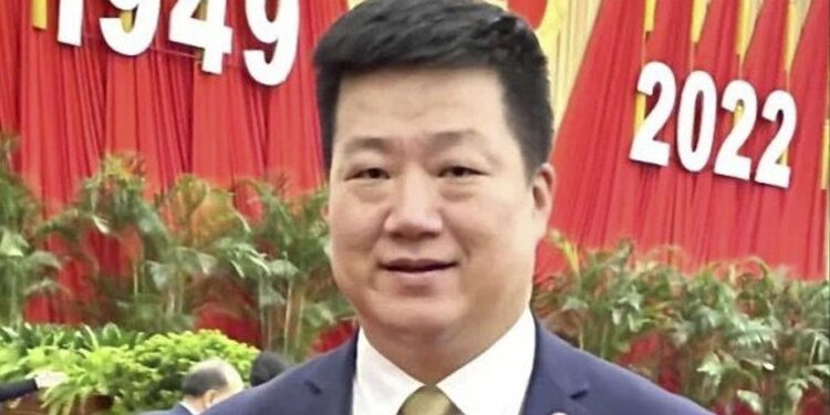 “A China está muito interessada em Portugal, não só pela sua história, mas também pelos seus produtos” 11 Yong Liang