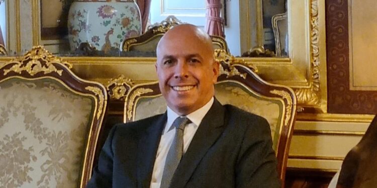 Sem resposta do Governo os trabalhadores dos consulados e missões diplomáticas (STCDE) convocam greves entre 3 e 24 de abril 11 cafofo