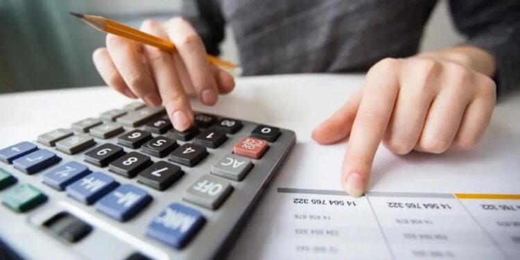 As "cinco comissões mais bizarras" da banca reveladas pela DECO 11 calculadora contas finanças