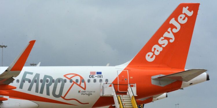 Easyjet reabre base em Faro para operar 21 rotas até outubro 11 easyjet