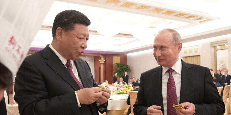 China procura papel de pacificador no conflito na Ucrânia 11 Presidentes Xi Jinping e Vladimir Putin
