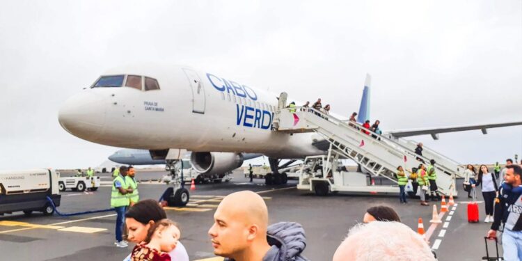 Cabo Verde. TACV vai ligar três ilhas cabo-verdianas a Paris duas vezes por semana 11 Cabo Verde. TACV