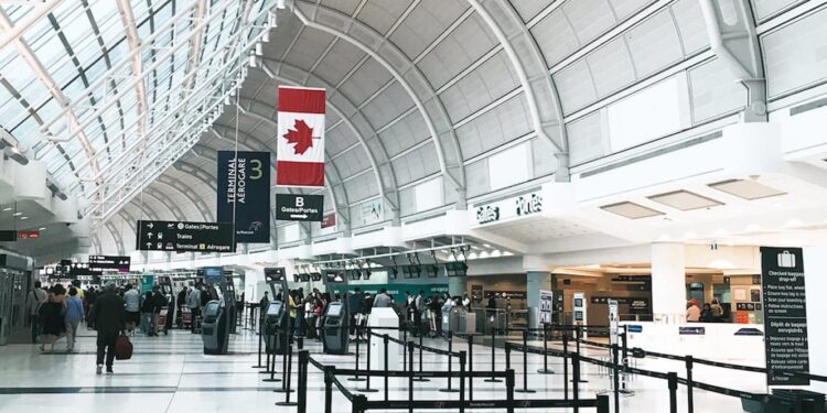 Canadá. Contentor com 13,4 milhões em ouro roubado do aeroporto de Toronto 11 Canadá