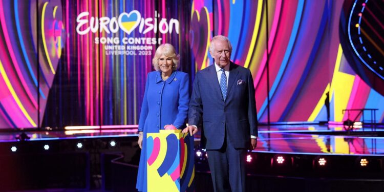 Reino Unido. Carlos III e Camilla desdobram-se em eventos na contagem decrescente para a coroação 11 . Carlos III e Camilla