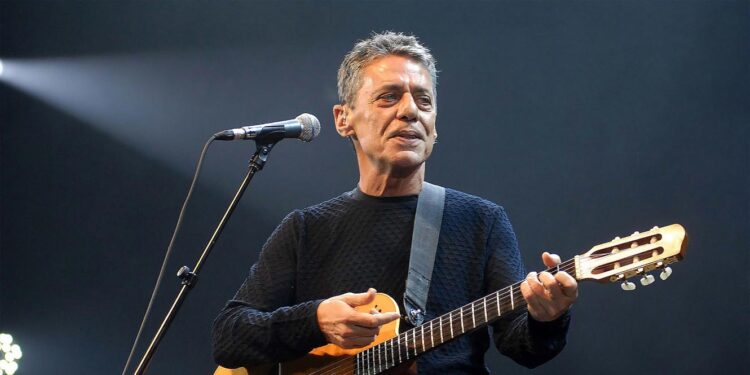 Prémio Camões. Chico Buarque recebe prémio no dia 24 de abril no Palácio de Queluz 11 Chico Buarque