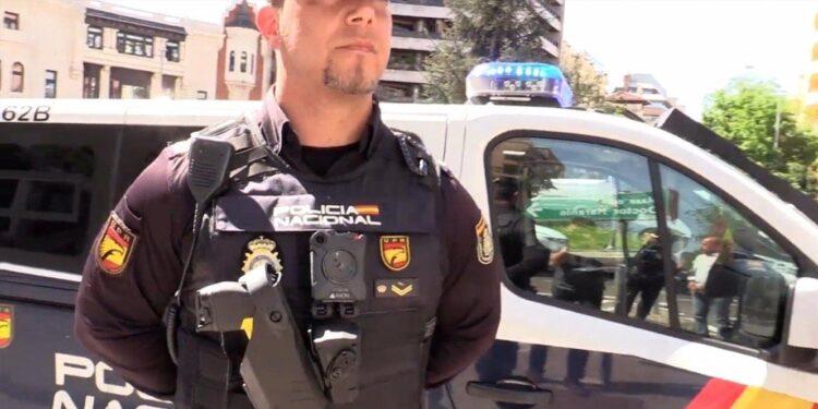 Espanha. Português detido em Madrid na posse de 50 quilos de heroína 11 Corpo Nacional de Polícia de Espanha