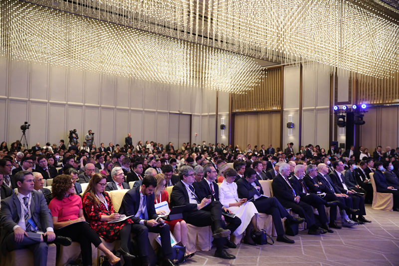 Brasil. Ministro da Agricultura e Pecuária do Brasil, Carlos Fávaro, afirma que relações Brasil-China serão cada vez mais fortes e inabaláveis 12 Brasil. Ministro da Agricultura e Pecuária do Brasil, Carlos Fávaro, afirma que relações Brasil-China serão cada vez mais fortes e inabaláveis