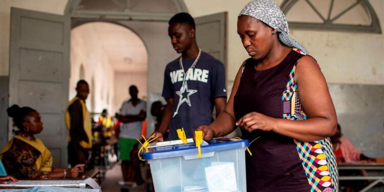 Moçambique. Prazo da comissão para analisar eleições passa para 45 dias 11 LUSOFONIA MOÇAMBIQUE eleições