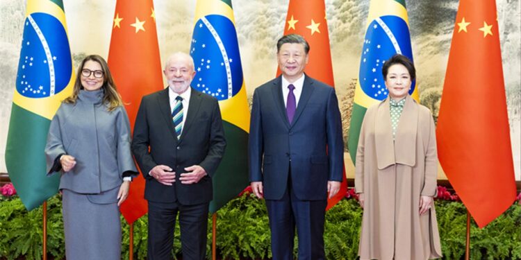 Brasil. “Espero ter uma relação extraordinária com a China nesse meu terceiro mandato” diz Lula da Silva 11 Lula China