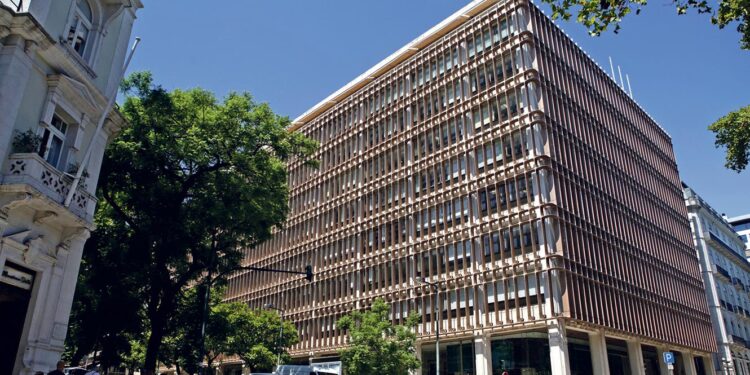 Novobanco condenado a devolver 200 mil euros a cliente 11 Novobanco