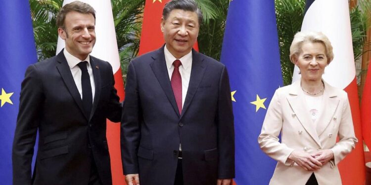 Von der Leyen: se Pequim desse armas a Moscovo, isso "prejudicaria" as relações China-UE 11 Von der Leyen Pequim