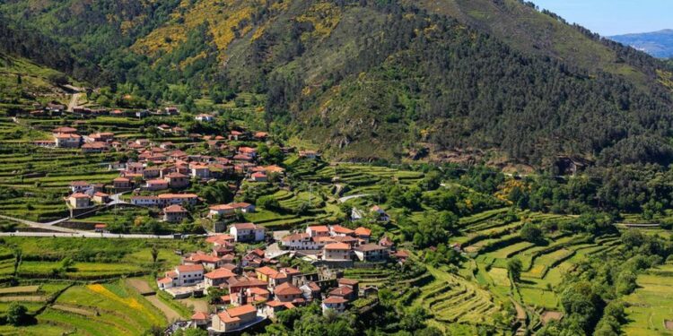 Publicada edição atualizada do Guia Fiscal do Interior 11 aldeias de portugal interior montanha