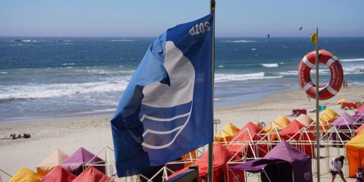 Este ano, há bandeira azul em 394 praias portuguesas. Norte lidera 11 bandeira azul