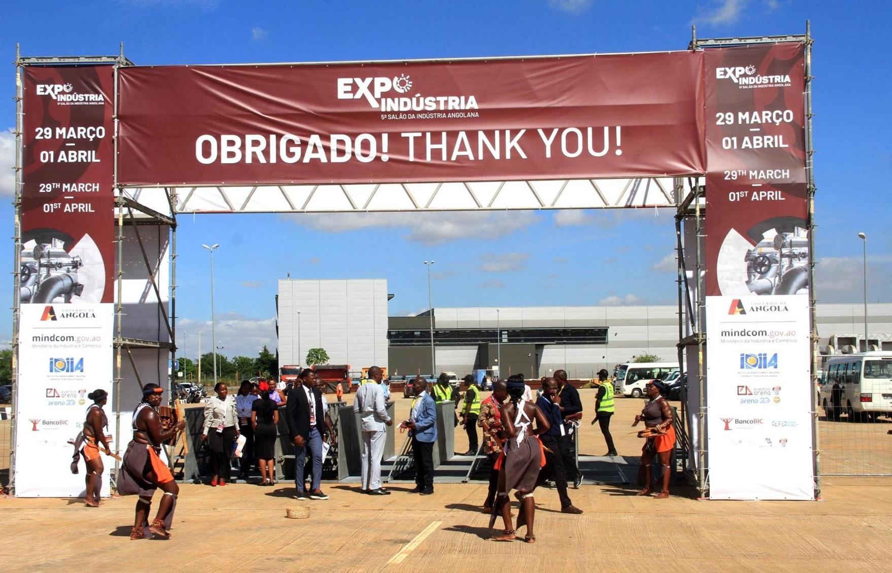 Empresas luso-angolanas prometem alargar investimentos e elogiam ambiente de negócios 12 Empresas luso-angolanas prometem alargar investimentos e elogiam ambiente de negócios