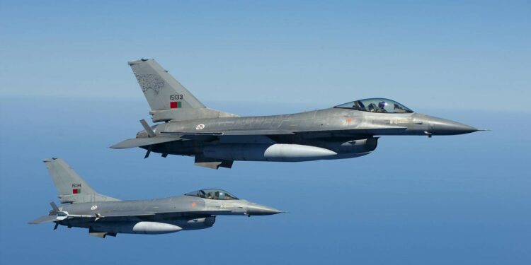 Países Bálticos. Caças F-16 portugueses intercetam 20 aviões russos 11 Caças F-16 portugueses