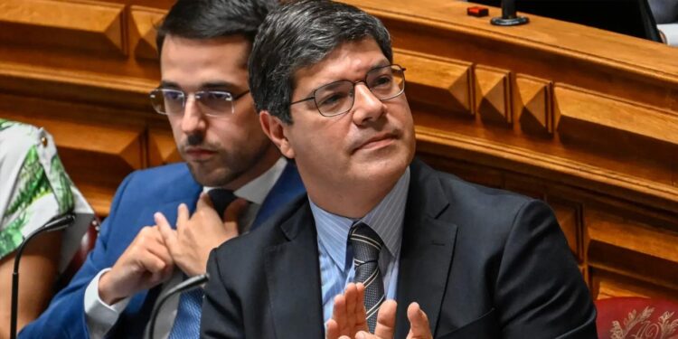 Portugal goza de 'boas notícias' económicas impulsionadas pelo turismo … mas tudo está pronto para mudar em 2024 11 Eurico Brilhante Dias