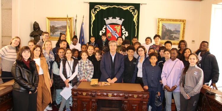 França. Município de Cenon faz intercâmbio juvenil com Arcos de Valdevez 11 Município de Cenon