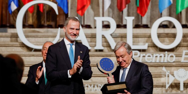 Espanha. Guterres recebeu Prémio Europeu Carlos V das mãos de Felipe VI 11 Prémio Europeu Carlos V