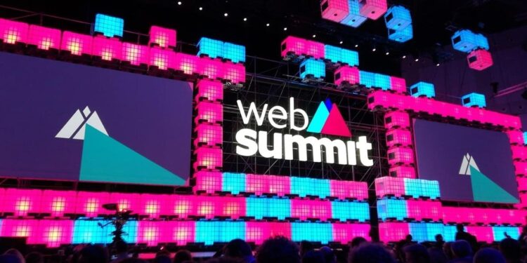 Arranca primeira edição da Web Summit no Brasil com 25 'startups' portuguesas 11 Web Summit no Brasil