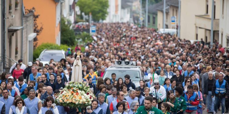 Luxemburgo. Após três anos de pandemia, regressou a Wiltz a procissão ao Santuário de Nossa Senhora de Fátima 11 Wiltz procissão ao Santuário de Nossa Senhora de Fátima