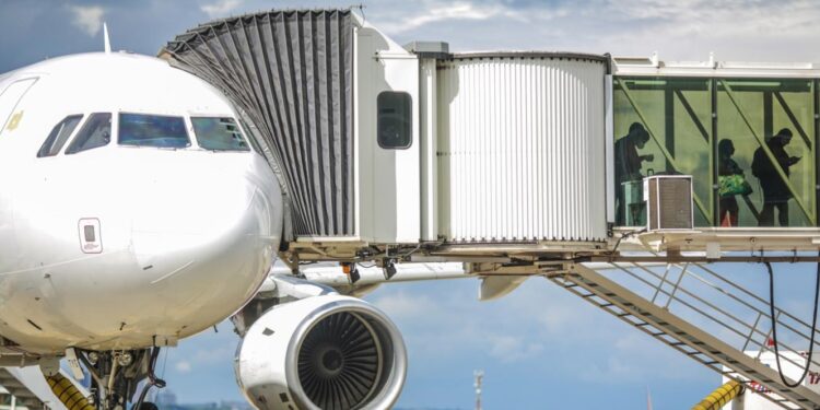 Tribunal de Lisboa decide sobre indemnização por cancelamento de voo Covid-19 11 aviao aeroporto passageiros