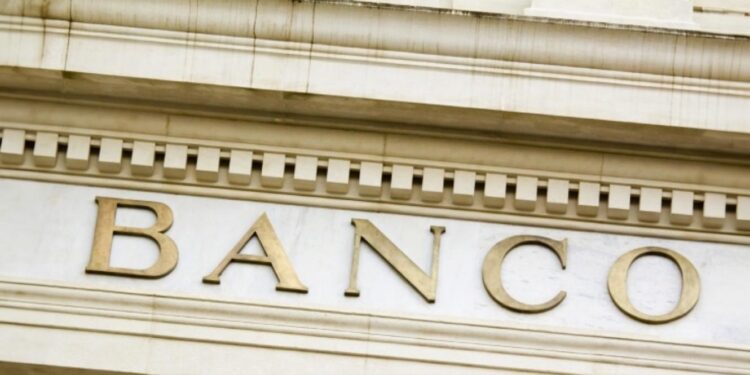 Novos limites às comissões bancárias já entraram em vigor 11 bancos