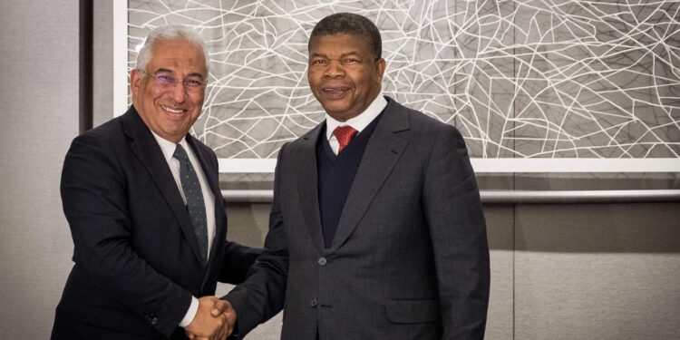 António Costa visita Angola para cimentar relações políticas com João Lourenço 11 António Costa João Lourenço