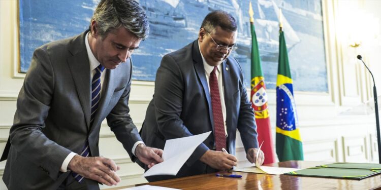 Brasil e Portugal assinam acordo de cooperação em administração interna 11 Brasil e Portugal