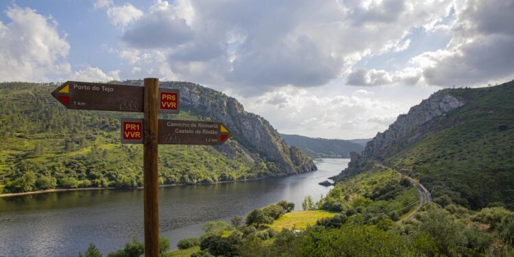 Governo lança programa de um milhão de euros para territórios de baixa densidade cultural 11 Caminho de Romaria Castelo de Ródão