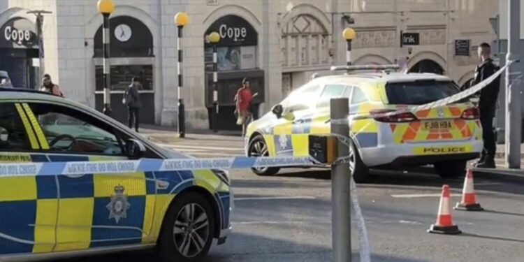 Reino Unido. Suspeito do atentado em Nottingham 'pode ter nacionalidade portuguesa' 11 Policia Reino Unido