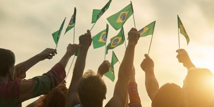 Brasil. Portugal é o "destino número um na Europa para os brasileiros", segundo dados enviados pelo Ministério da Economia e do Mar 11 brasileiros