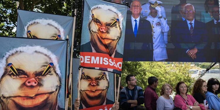 Costa, o indignado 11 cartazes Antonio Costa professores