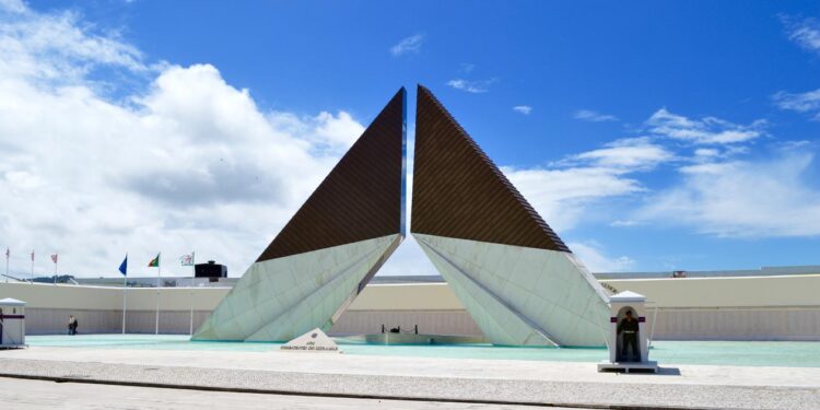 Antigos combatentes reúnem-se para homenagear quem “serviu o país” 11 monumento combatentes ultramar lisboa