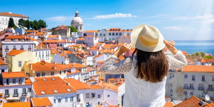Quase 800 mil estrangeiros vivem em Portugal e 30% são brasileiros 11 turista lisboa