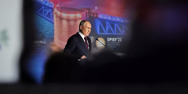 UE adota 11º pacote de sanções contra Rússia 11 vladimir putin