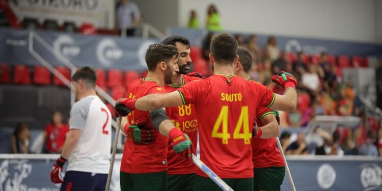 Hóquei em patins. Portugal goleia Inglaterra e está nas 'meias' do Europeu 11 Hóquei em patins. Portugal goleia Inglaterra