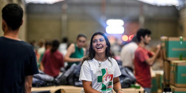 JMJ. Voluntários preparam em Setúbal meio milhão de kits para peregrinos 11 JMJ. Voluntários