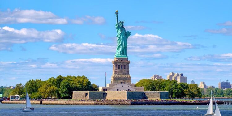 EUA. Arte Institute celebra cultura portuguesa com três eventos em Nova Iorque 11 Nova Iorque Estátua da Liberdade