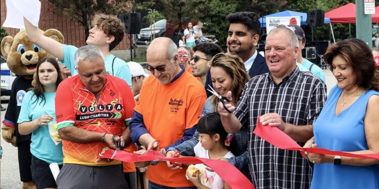 Canadá. Emigrantes juntam 300 mil euros para beneficência 11 Sociedade de Caridade Luso-Canadiana