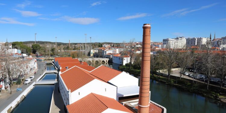 Em Tomar há fábricas no meio do rio que hoje são uma atração 11 Tomar há fábricas no meio do rio