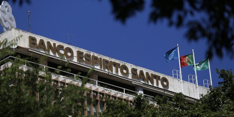 Decisão sobre se caso do Espírito Santo vai a julgamento marcada para 31 de julho 11 bes banco Espírito Santo